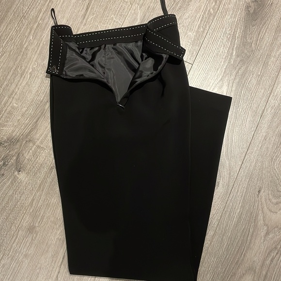 Kasper Classic Ladies lined Dressy Black Suit with White Dart Seams . - Picture 9 of 11